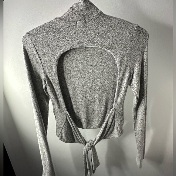 BACKLESS TOP - Picture 2 of 3